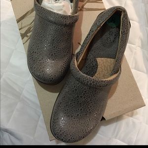 Brand New Never used B.O.C shoes/upper leather